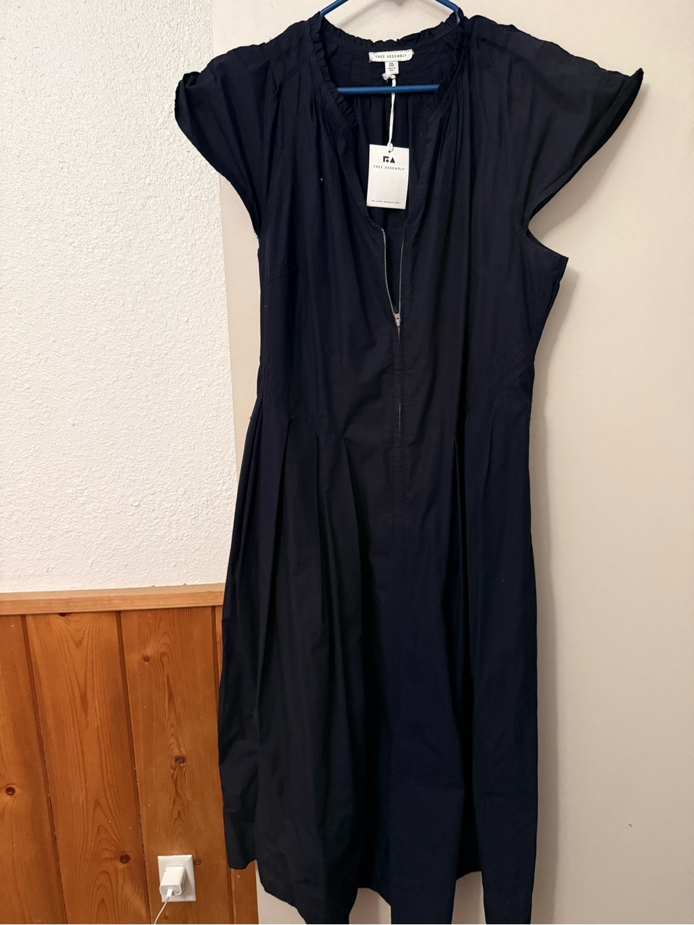 Club Monaco Navy Cap-Sleeve Midi Dress